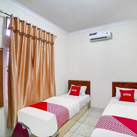 Oyo 91199 Felicia Homestay Medan Ngoại thất bức ảnh