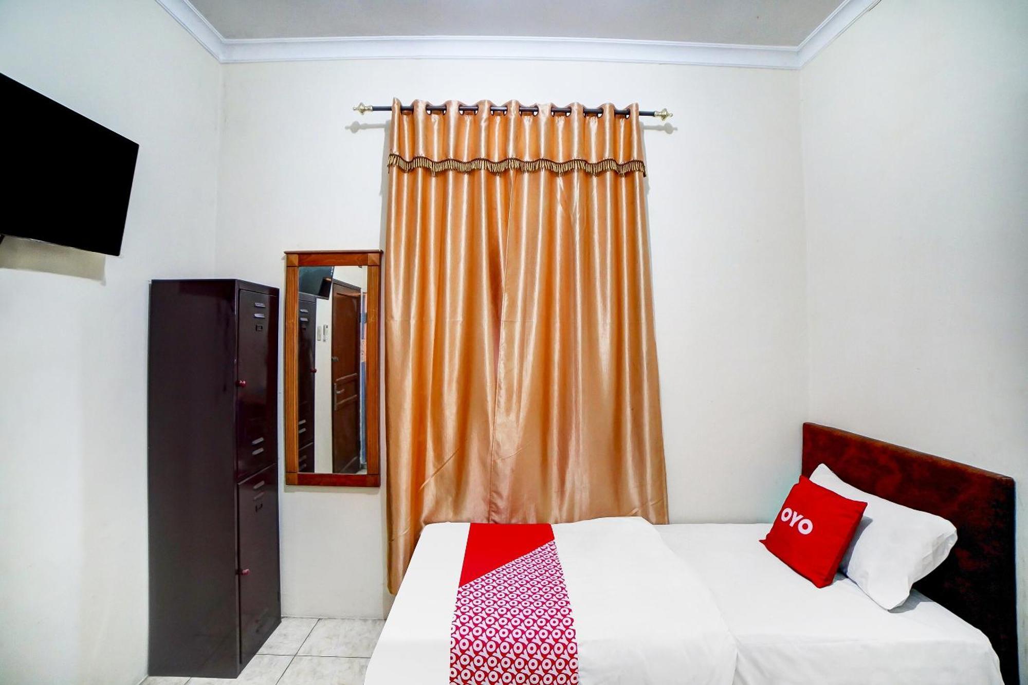 Oyo 91199 Felicia Homestay Medan Ngoại thất bức ảnh