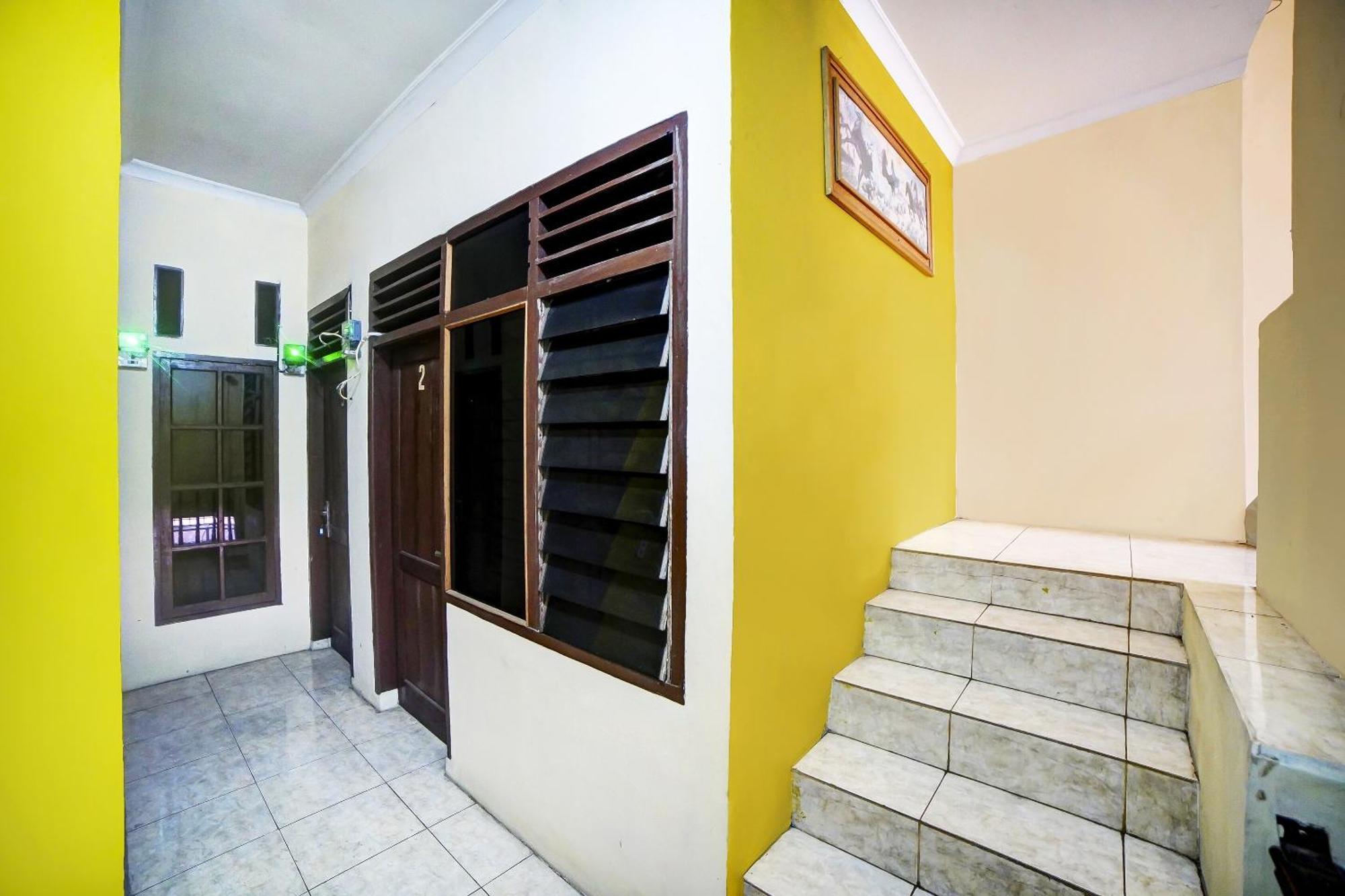 Oyo 91199 Felicia Homestay Medan Ngoại thất bức ảnh