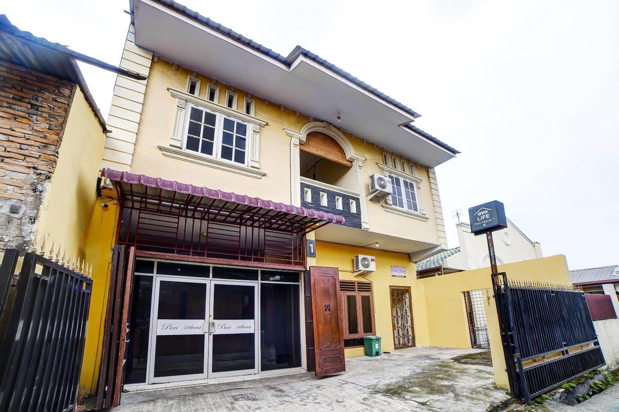 Oyo 91199 Felicia Homestay Medan Ngoại thất bức ảnh