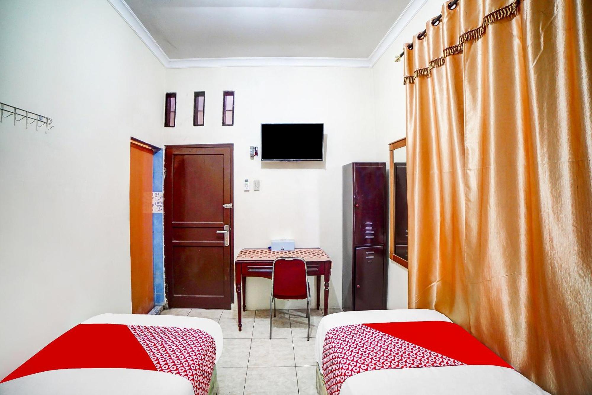 Oyo 91199 Felicia Homestay Medan Ngoại thất bức ảnh