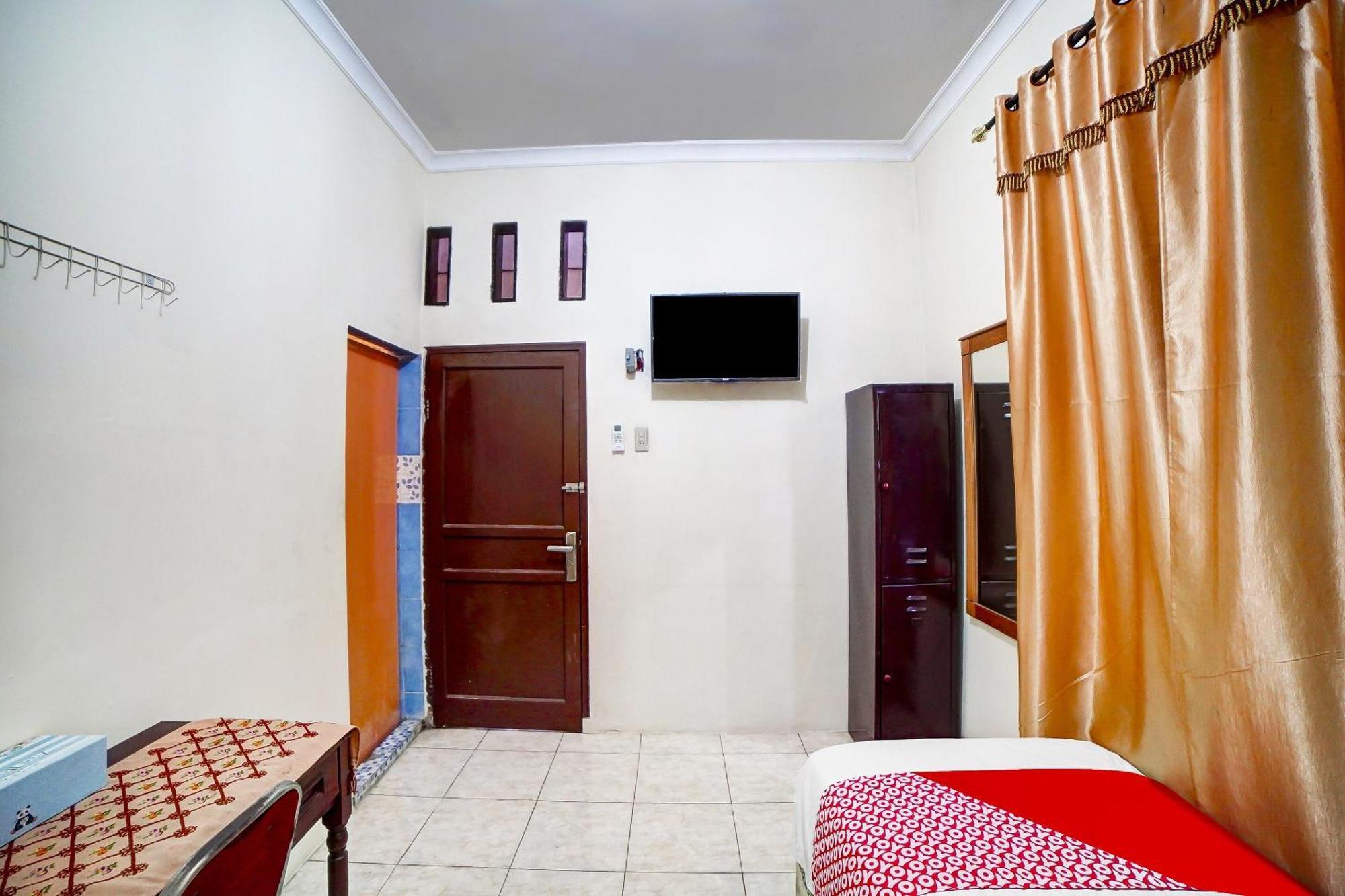 Oyo 91199 Felicia Homestay Medan Ngoại thất bức ảnh
